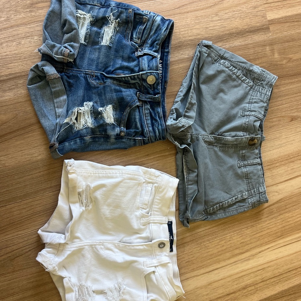 Bundle of size 0 shorts